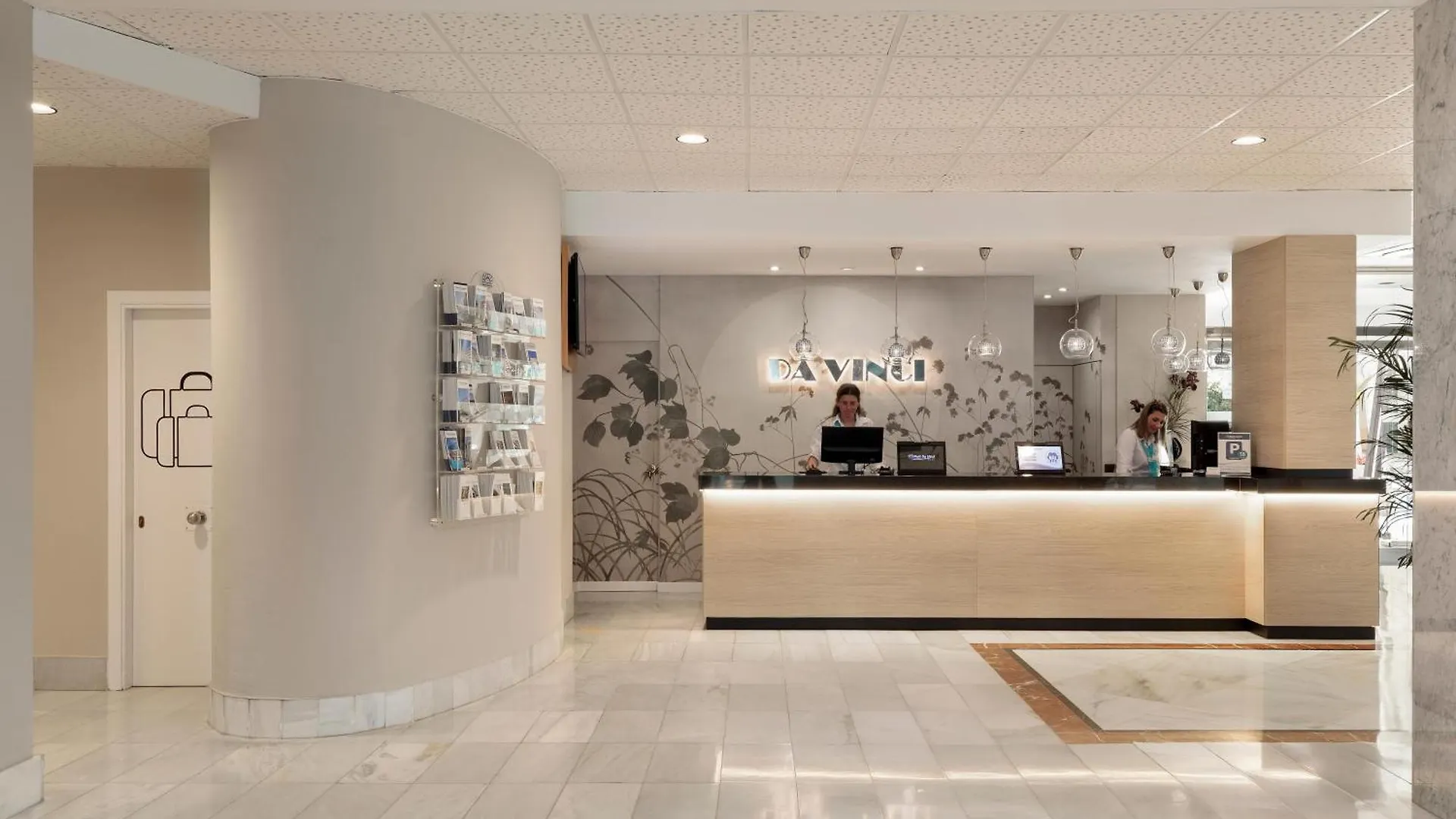 Hotel Best Da Vinci Σαλού 4*,